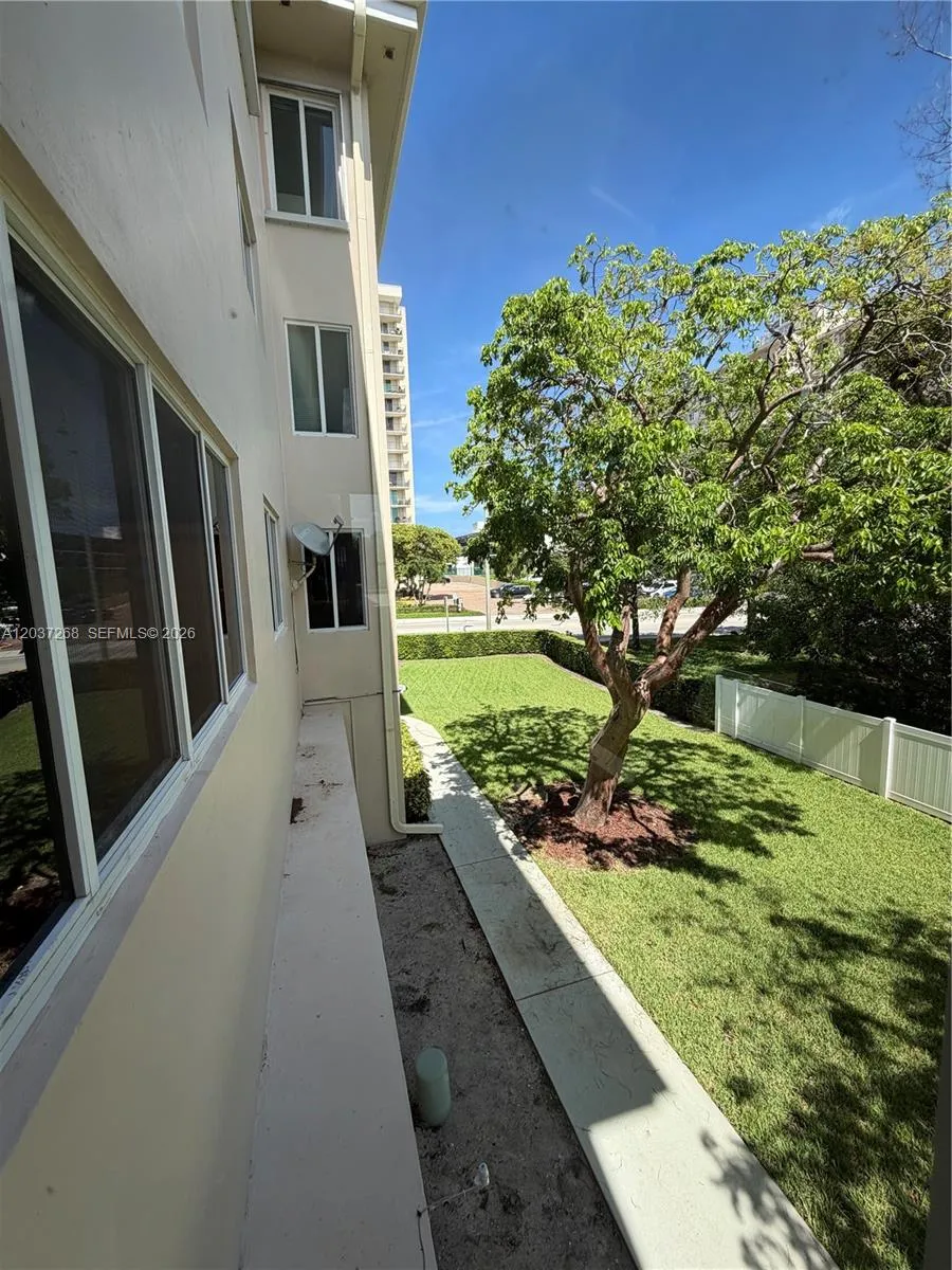 1965 S Ocean Blvd #208 Lauderdale By The Sea, FL 33062