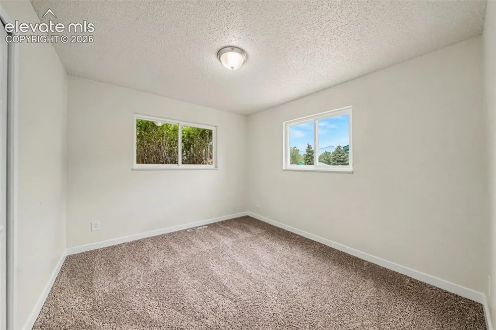 2122 Doniphan Drive Colorado Springs, CO 80910