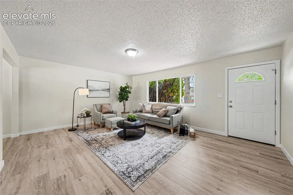 2122 Doniphan Drive Colorado Springs, CO 80910