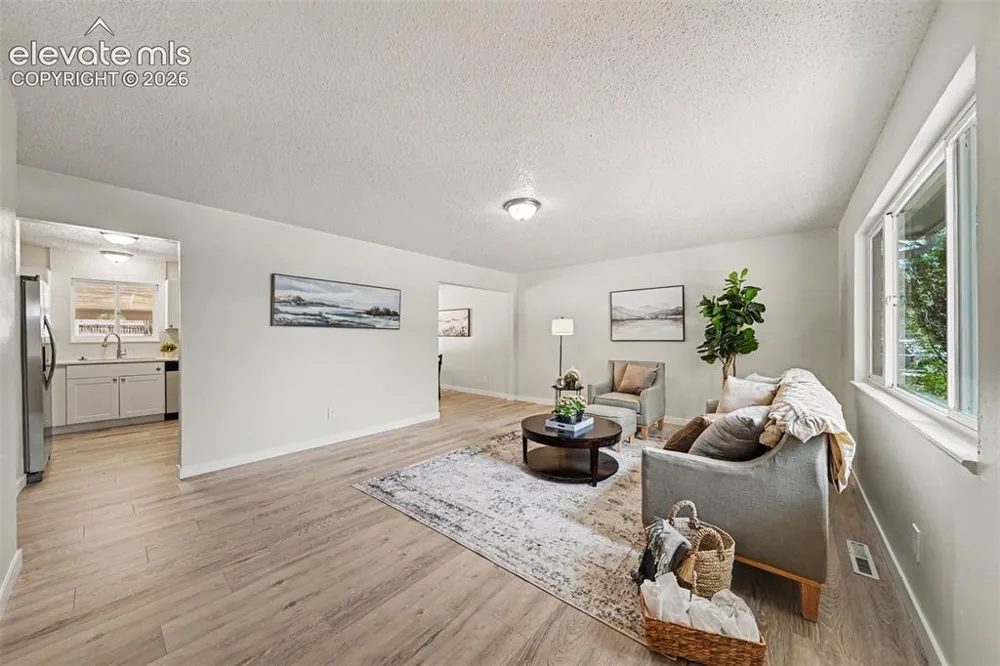 2122 Doniphan Drive Colorado Springs, CO 80910