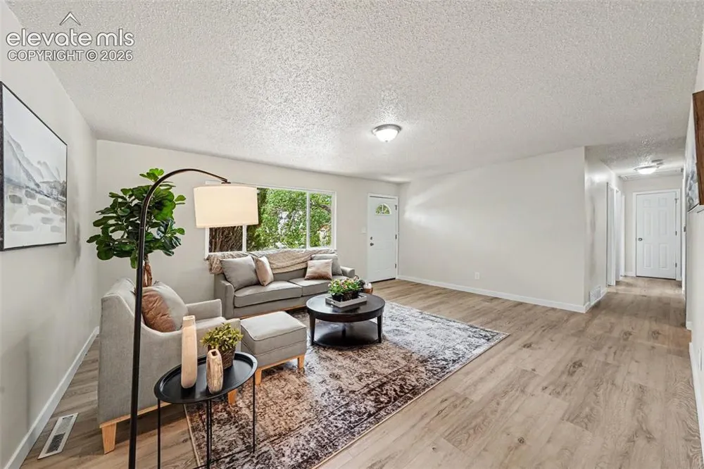 2122 Doniphan Drive Colorado Springs, CO 80910