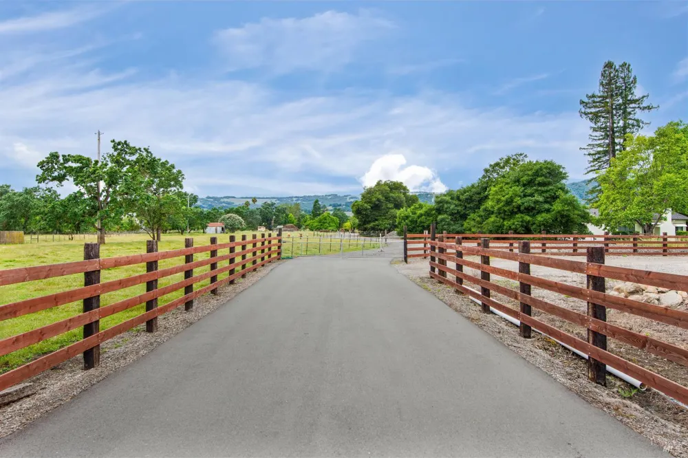 18775 Arnold Drive Sonoma, CA 95476