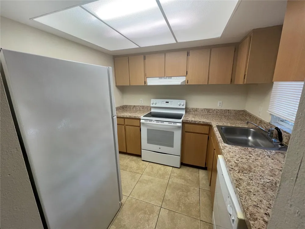 584 FAIRWAYS LANE #F102 ocala, FL 34472