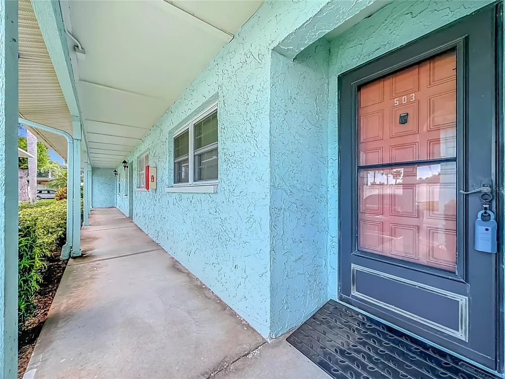 2465 NORTHSIDE DR #503 Clearwater, FL 33761