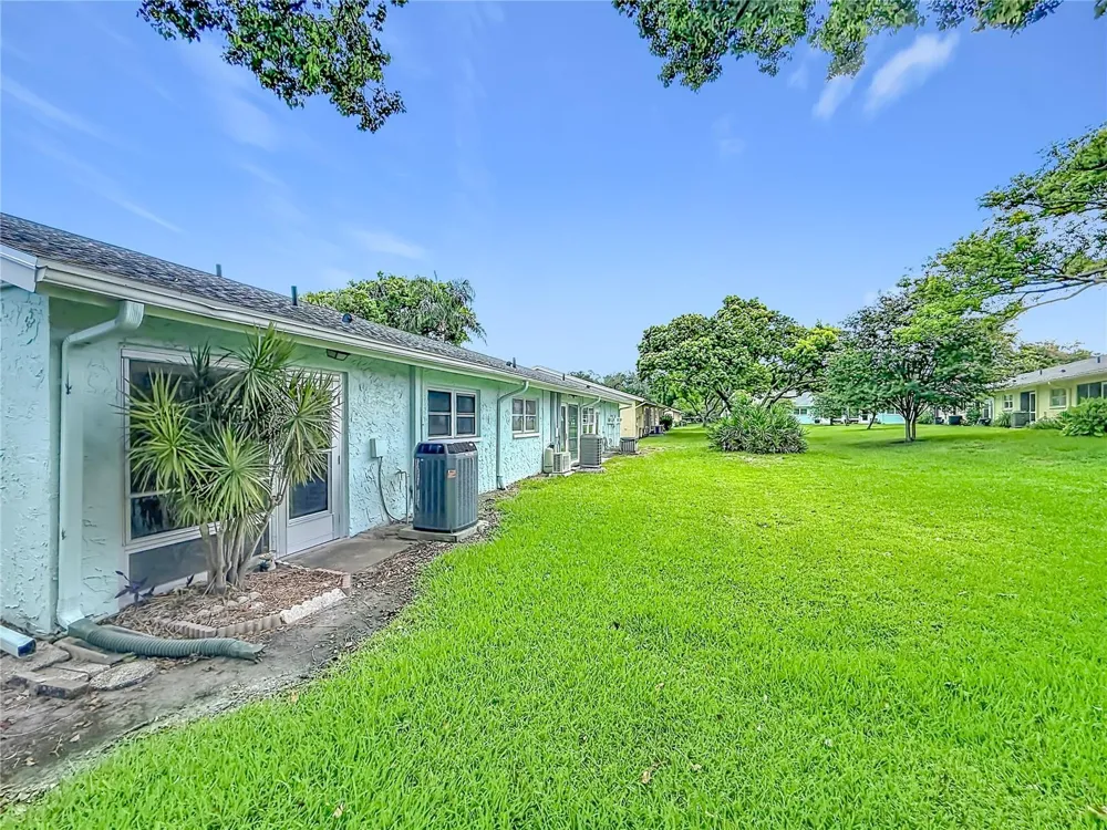 2465 NORTHSIDE DR #503 Clearwater, FL 33761
