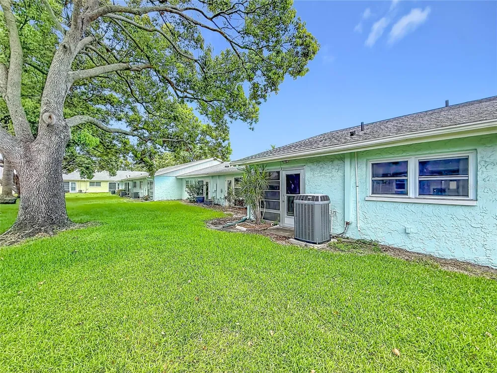 2465 NORTHSIDE DR #503 Clearwater, FL 33761