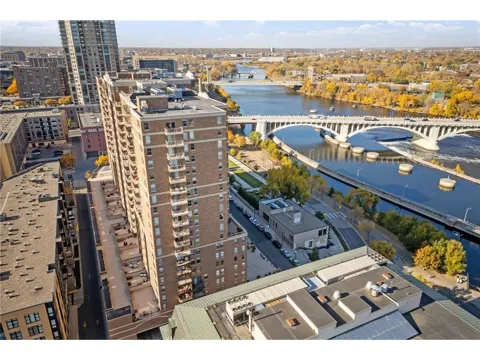 401 S 1st Street #1702