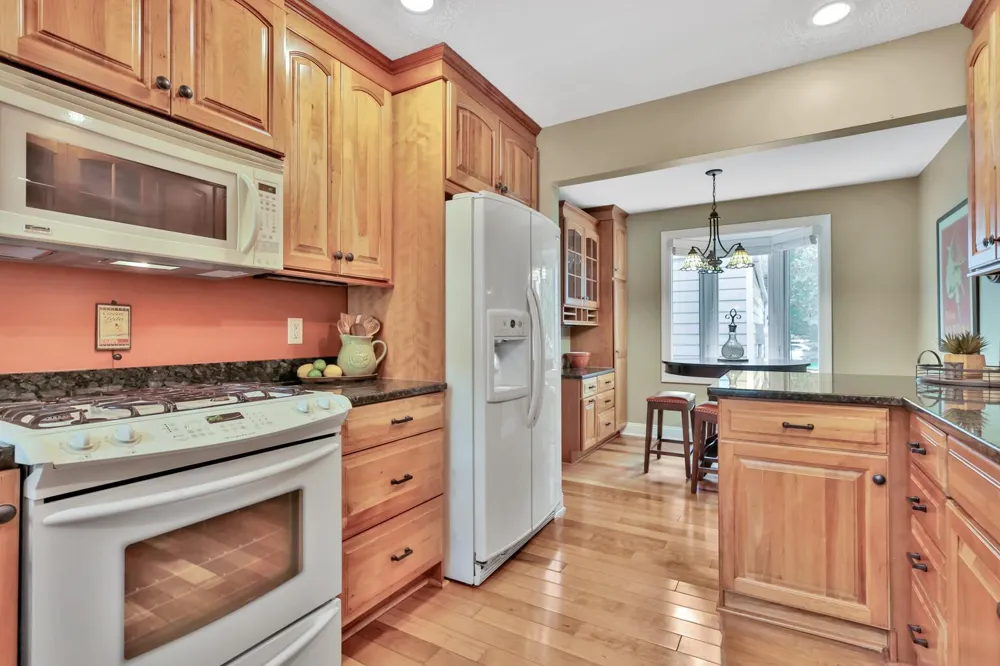 8264 Kingslee Road Bloomington, MN 55438