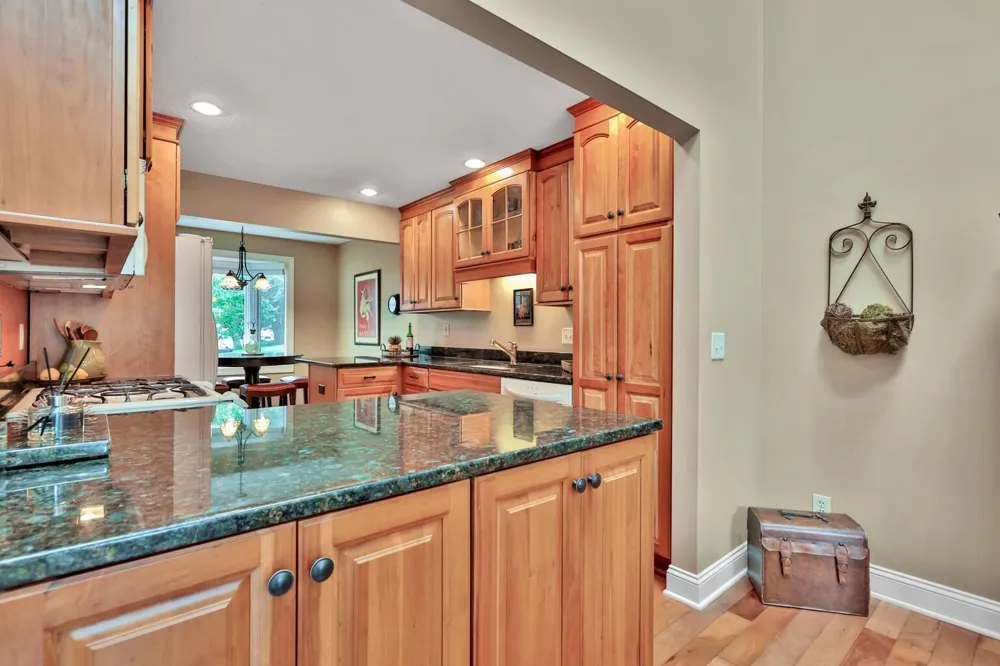 8264 Kingslee Road Bloomington, MN 55438