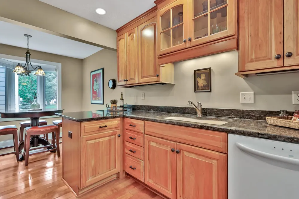 8264 Kingslee Road Bloomington, MN 55438