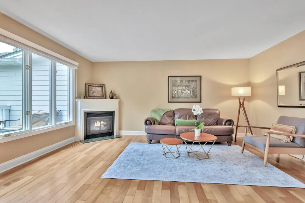 8264 Kingslee Road Bloomington, MN 55438