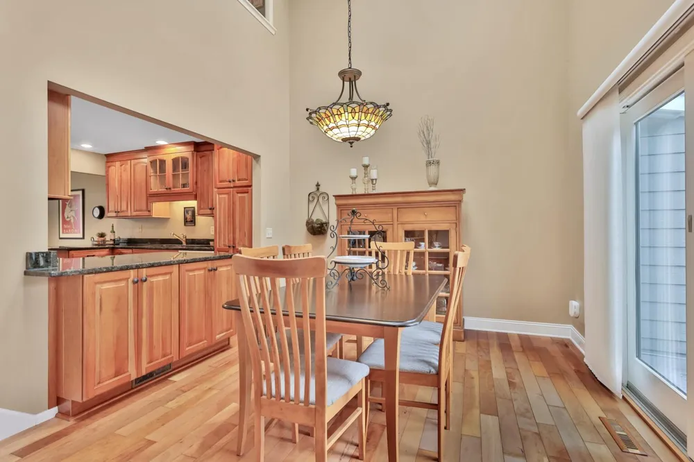 8264 Kingslee Road Bloomington, MN 55438