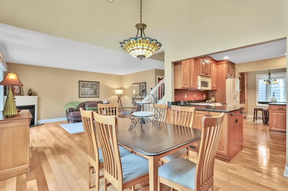 8264 Kingslee Road Bloomington, MN 55438