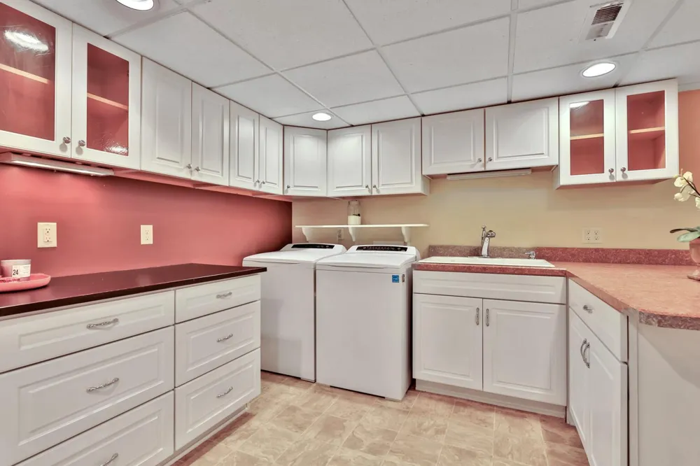 8264 Kingslee Road Bloomington, MN 55438