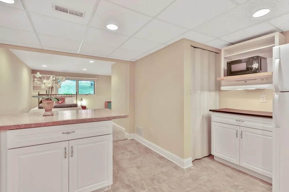 8264 Kingslee Road Bloomington, MN 55438