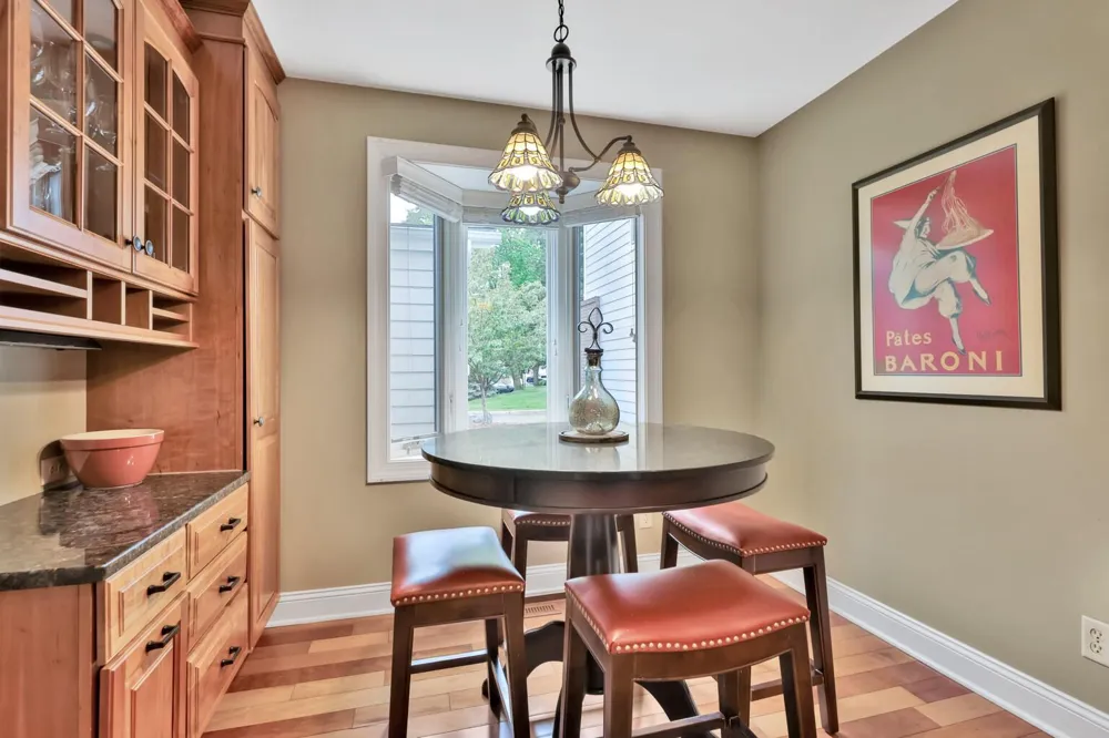 8264 Kingslee Road Bloomington, MN 55438