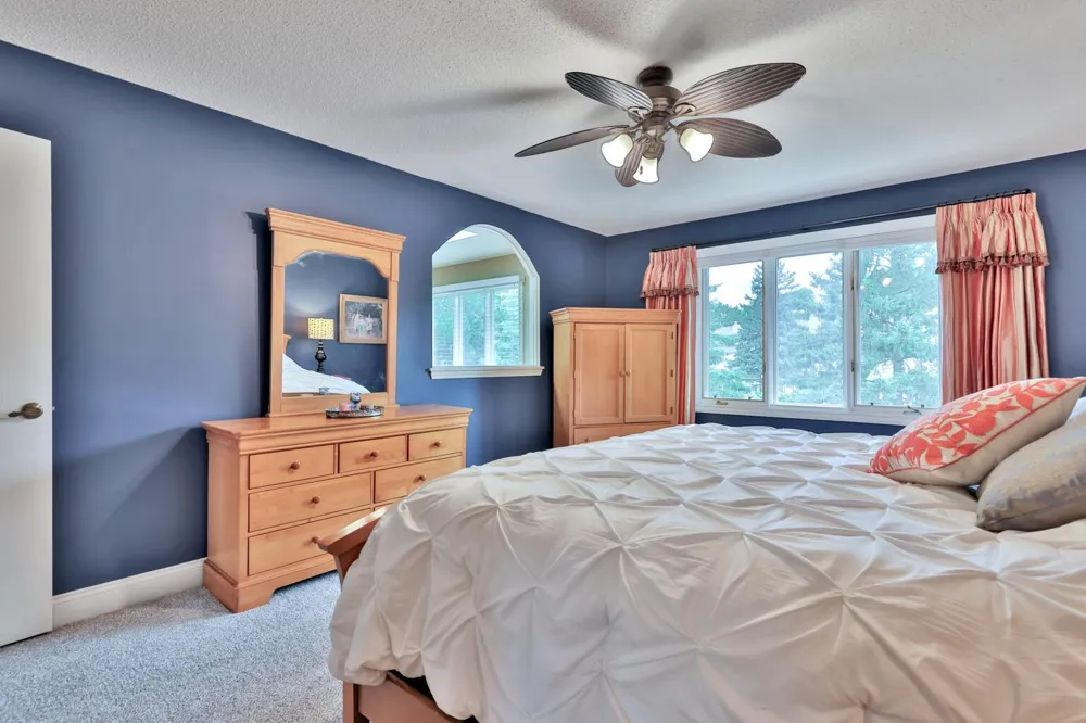 8264 Kingslee Road Bloomington, MN 55438