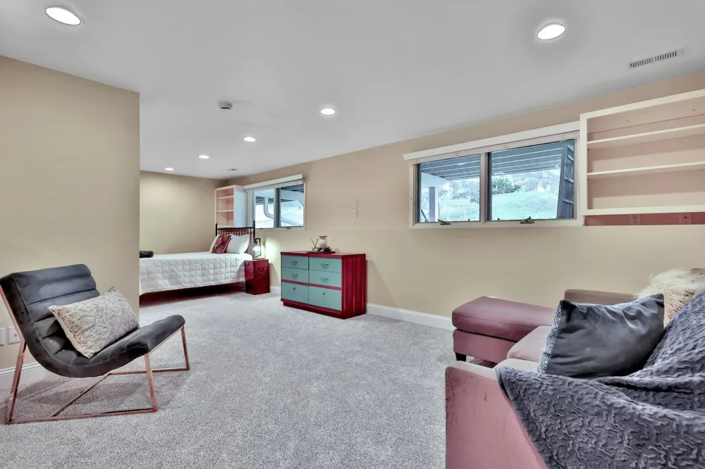 8264 Kingslee Road Bloomington, MN 55438