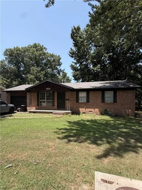904 Olive Drive