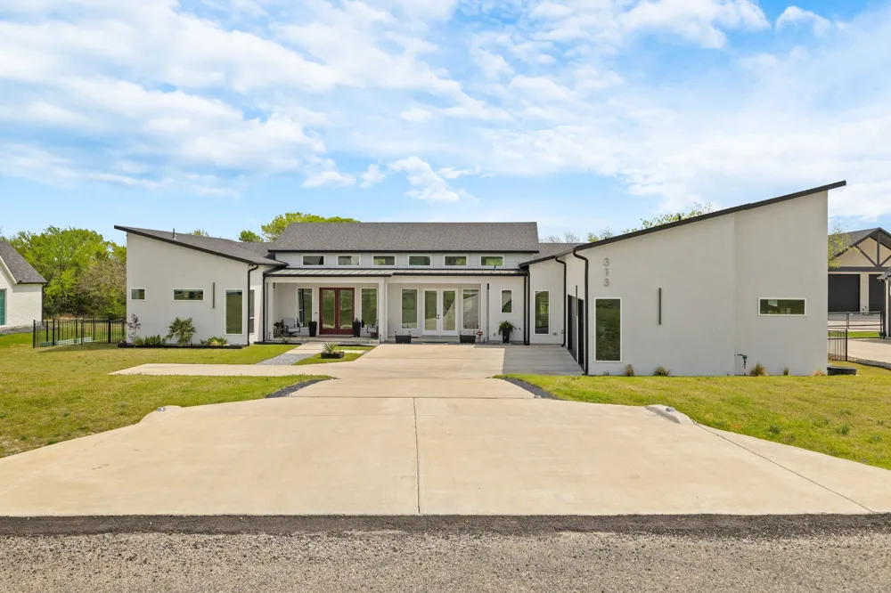 313 Ryker Lane Gunter, TX 75058
