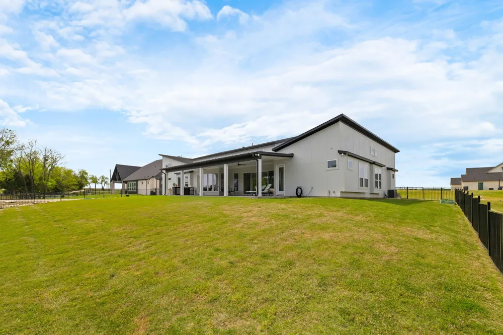 313 Ryker Lane Gunter, TX 75058