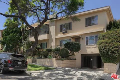 5025 Maplewood Avenue #14