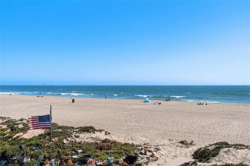 17027 S Pacific Avenue Sunset Beach, CA 90742