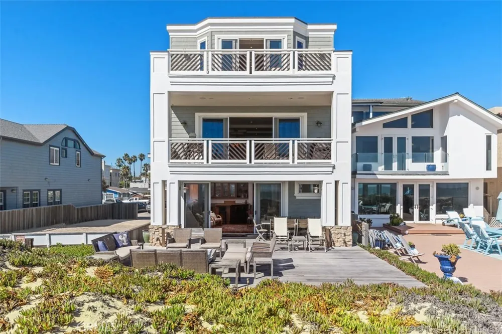 17027 S Pacific Avenue Sunset Beach, CA 90742