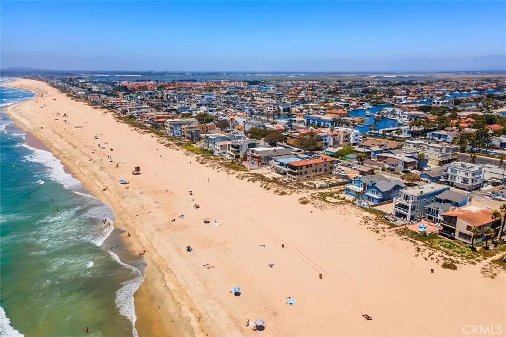 17027 S Pacific Avenue Sunset Beach, CA 90742