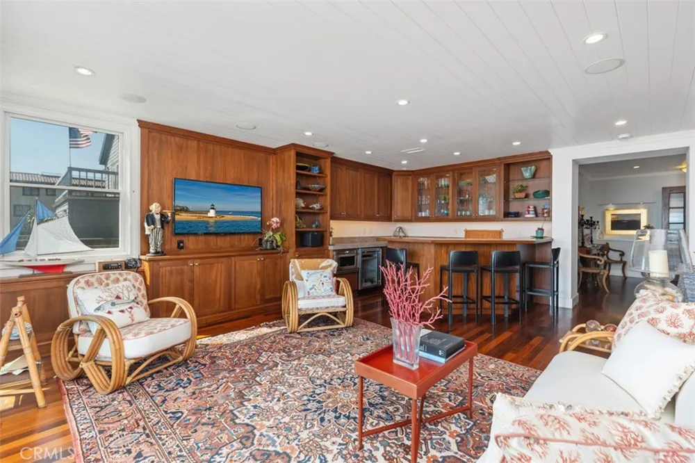 17027 S Pacific Avenue Sunset Beach, CA 90742