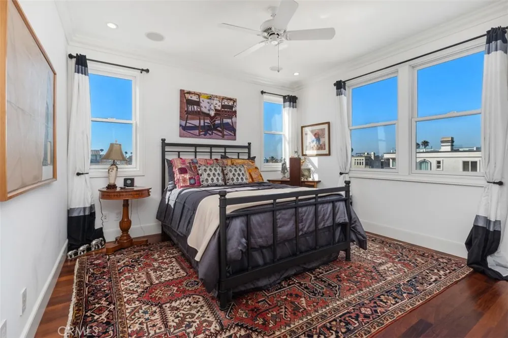 17027 S Pacific Avenue Sunset Beach, CA 90742
