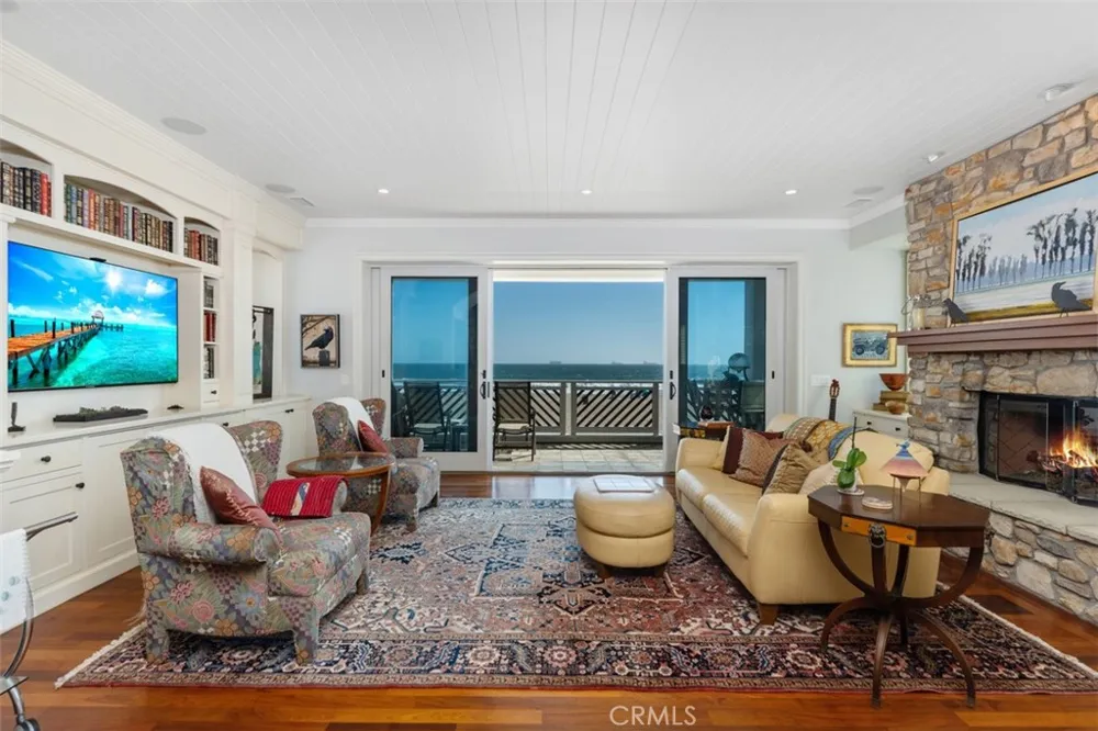 17027 S Pacific Avenue Sunset Beach, CA 90742