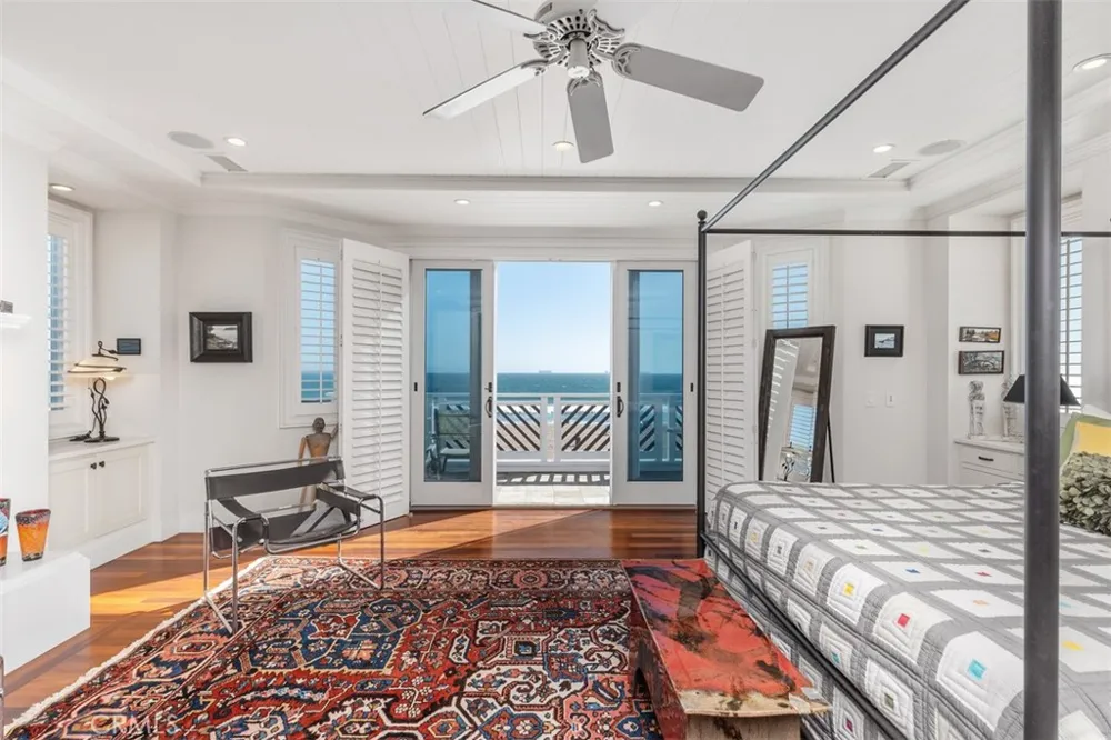 17027 S Pacific Avenue Sunset Beach, CA 90742