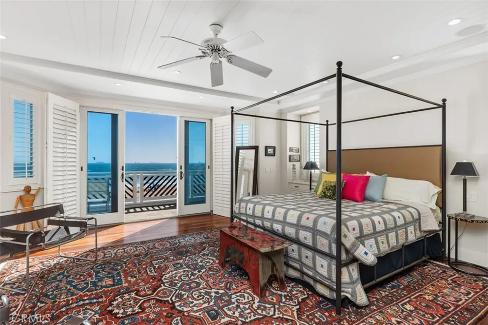 17027 S Pacific Avenue Sunset Beach, CA 90742
