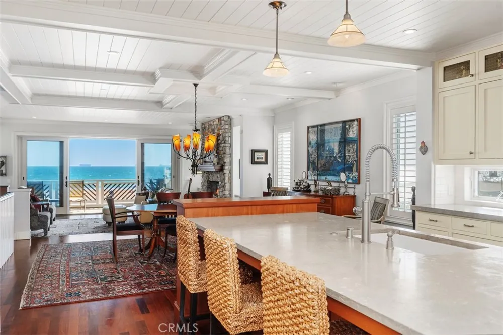 17027 S Pacific Avenue Sunset Beach, CA 90742