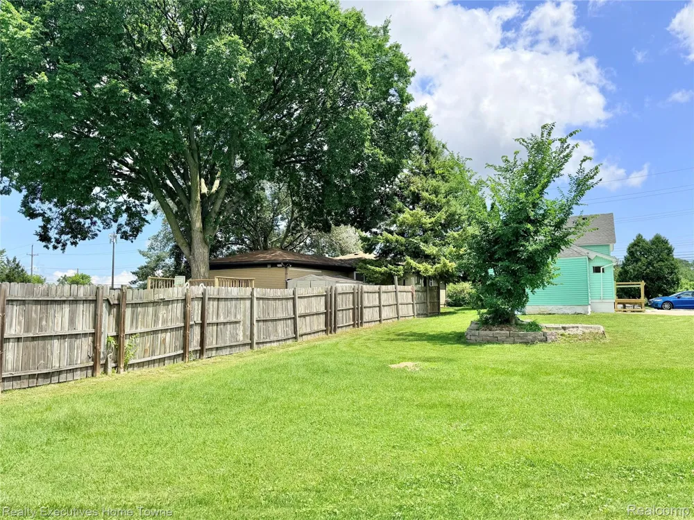 38303 Little Mack Avenue Clinton Charter Township, MI 48036
