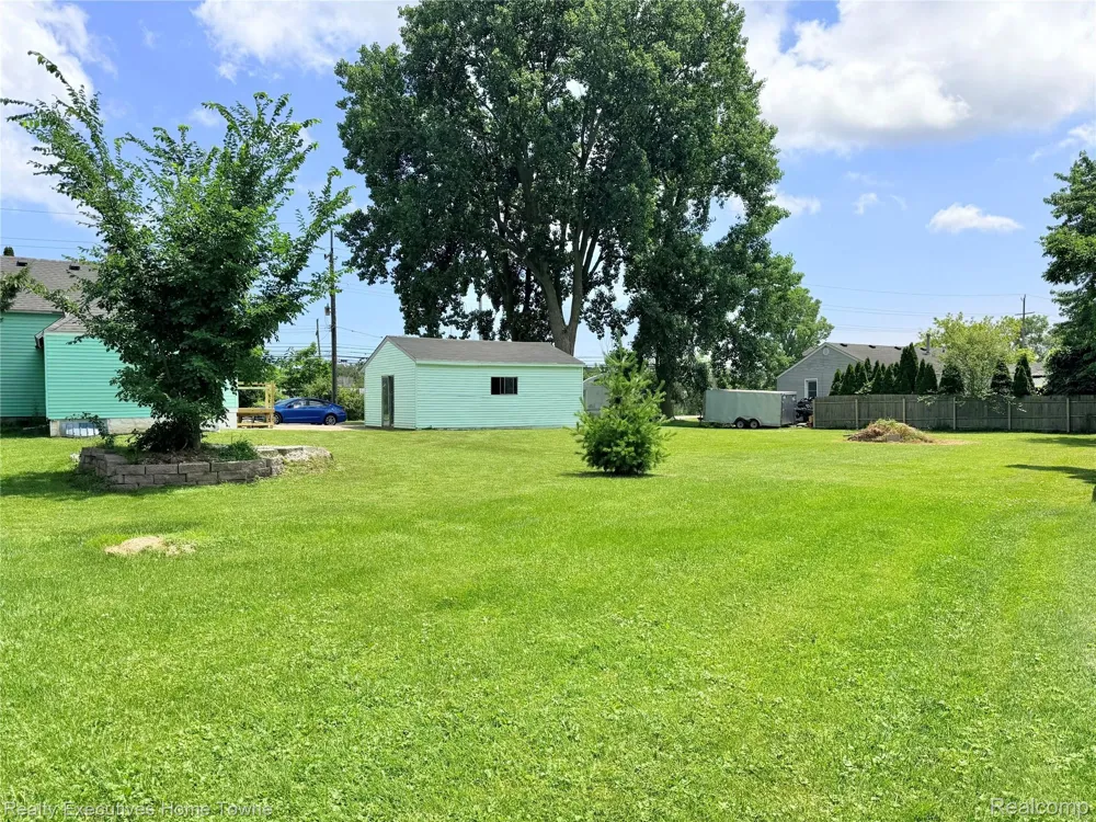 38303 Little Mack Avenue Clinton Charter Township, MI 48036