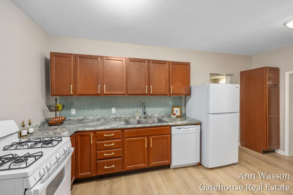 2737 Dane Street Montcalm Township, MI 49326