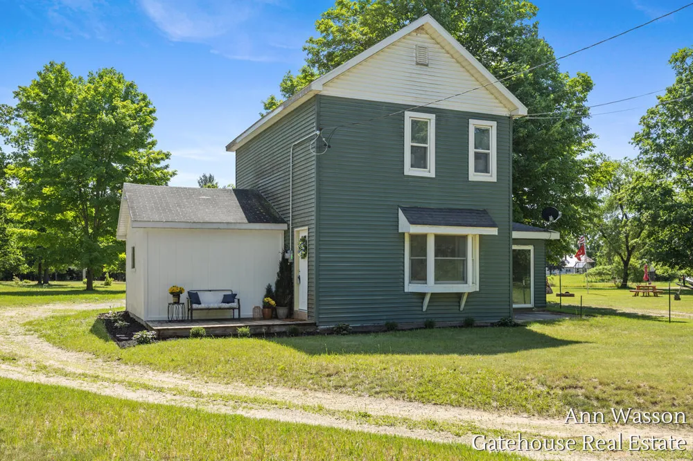 2737 Dane Street Montcalm Township, MI 49326