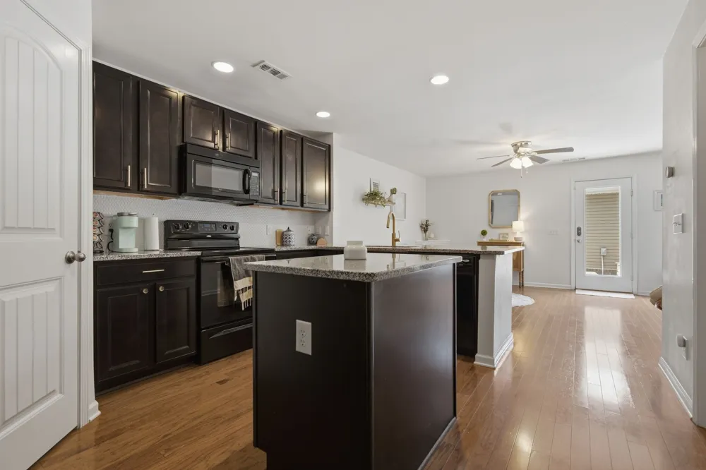 324 Mapleton Aly Hermitage, TN 37076