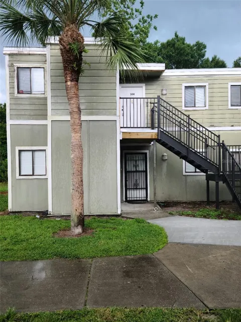 303 SCOTTSDALE SQUARE #303