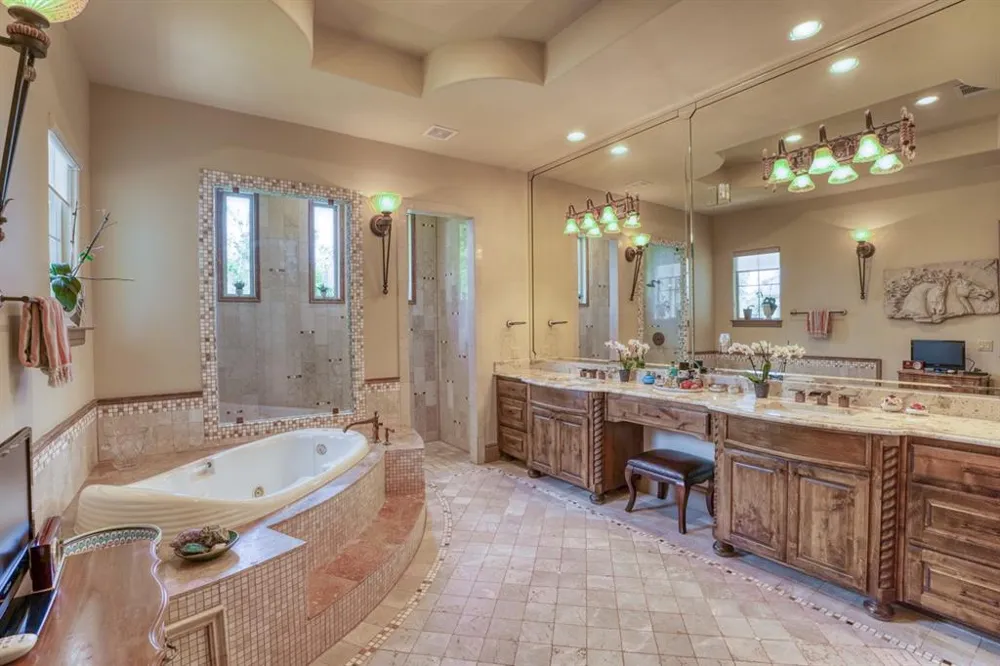 143 Westgate Loop Horseshoe Bay, TX 78657