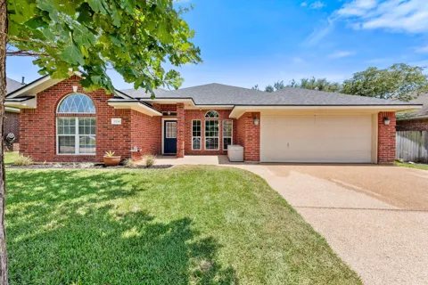 1204 Harrisonburg Lane