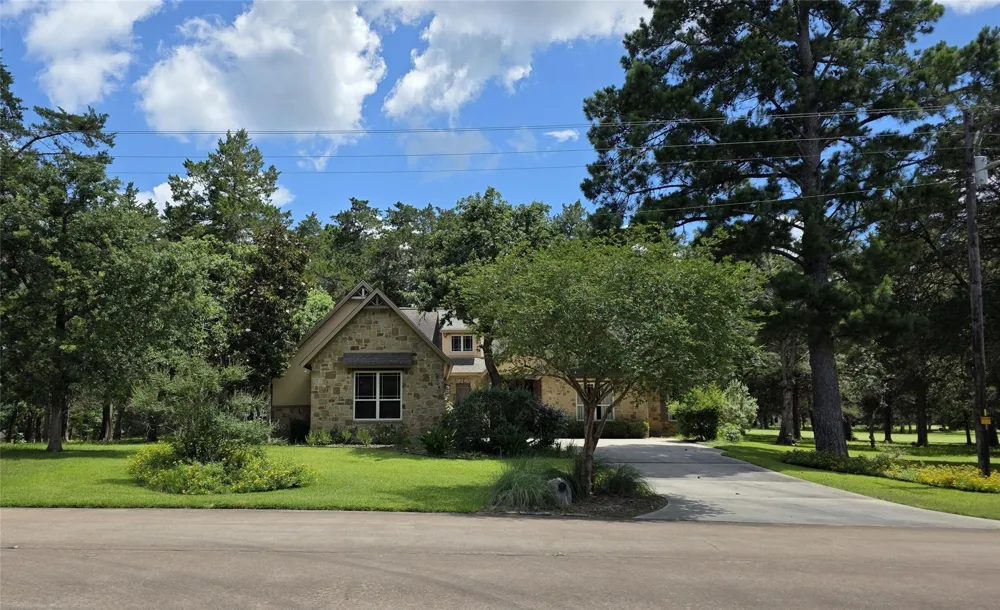 901 Falls Drive New Ulm, TX 78950