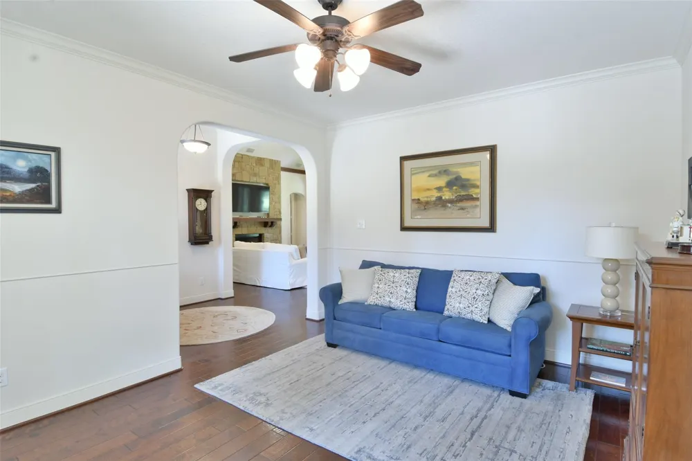 901 Falls Drive New Ulm, TX 78950