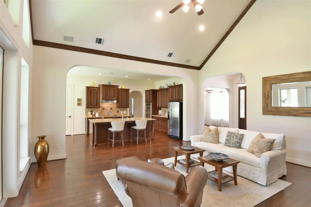 901 Falls Drive New Ulm, TX 78950