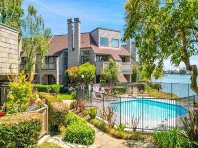 59 Cove Redwood City, CA 94065