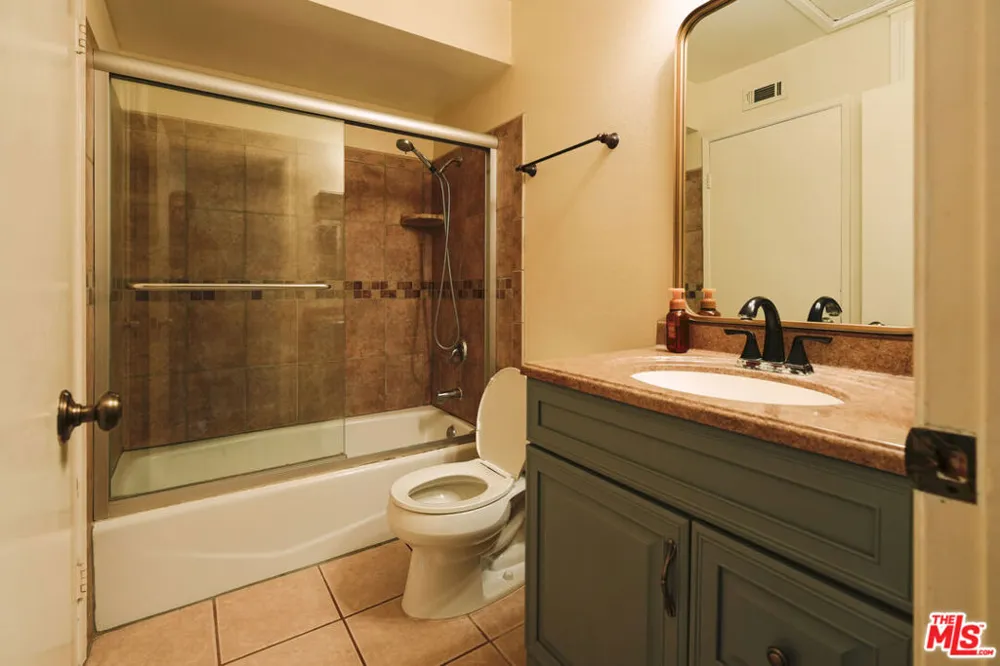 25595 Pine Creek Lane Wilmington, CA 90744