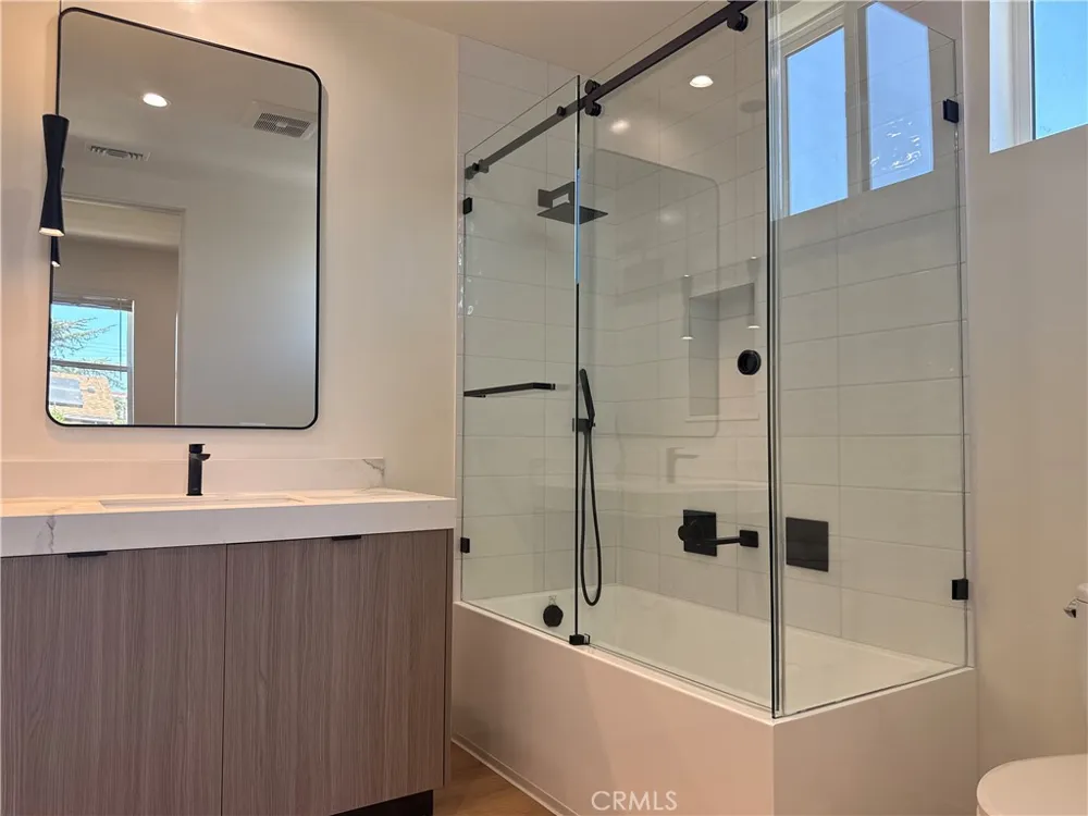 4121 Lafayette Place #B Culver City, CA 90232