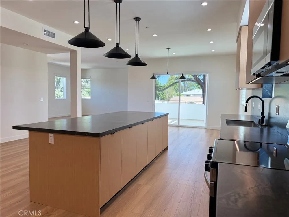 4121 Lafayette Place #B Culver City, CA 90232
